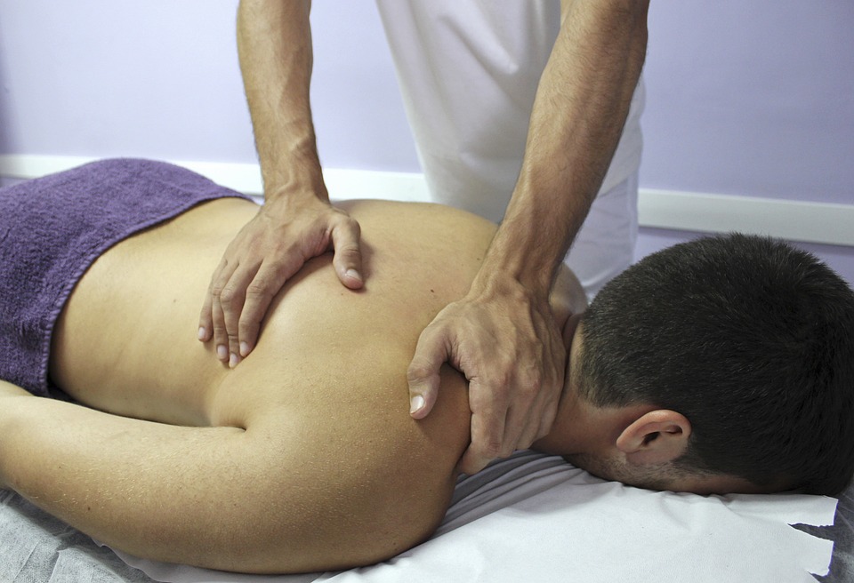 Лечебный массаж при остеохондрозе 