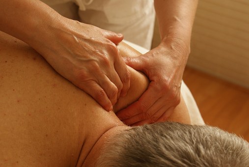 Лечебный массаж при остеохондрозе